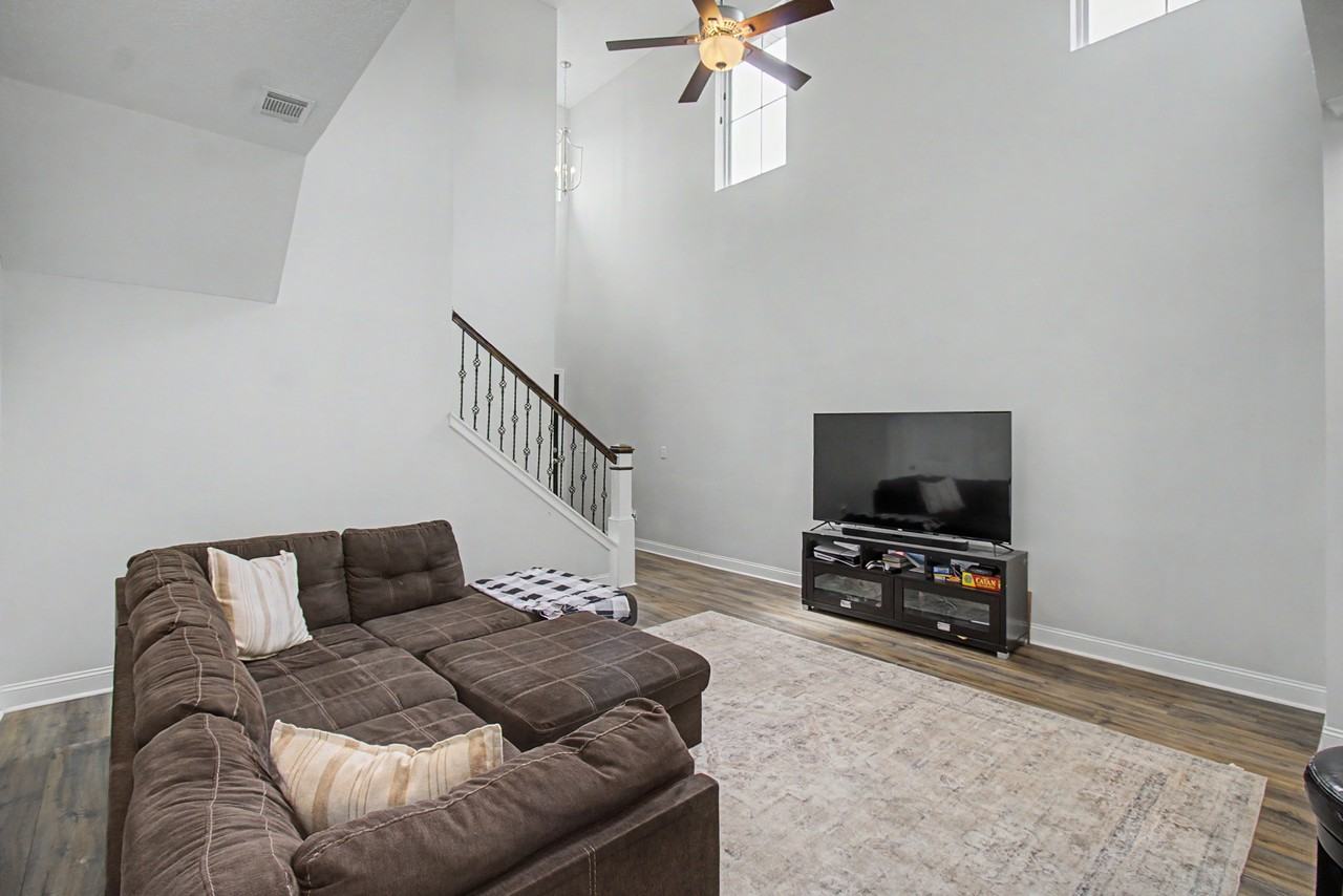 785 Fairview Cir #1 - Photo 5 of 31
