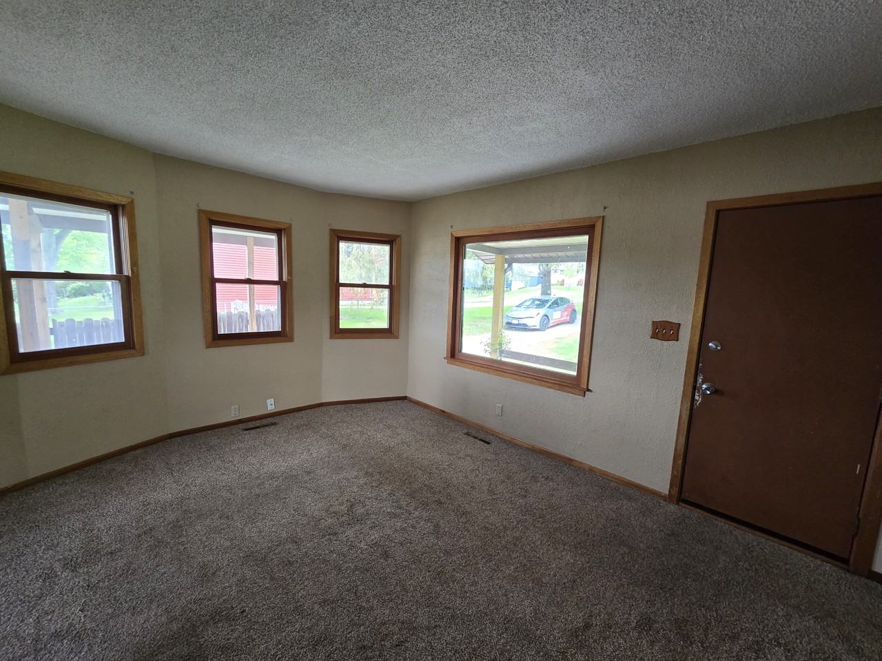 4037 Vine Ave Se #1 - Photo 6 of 26