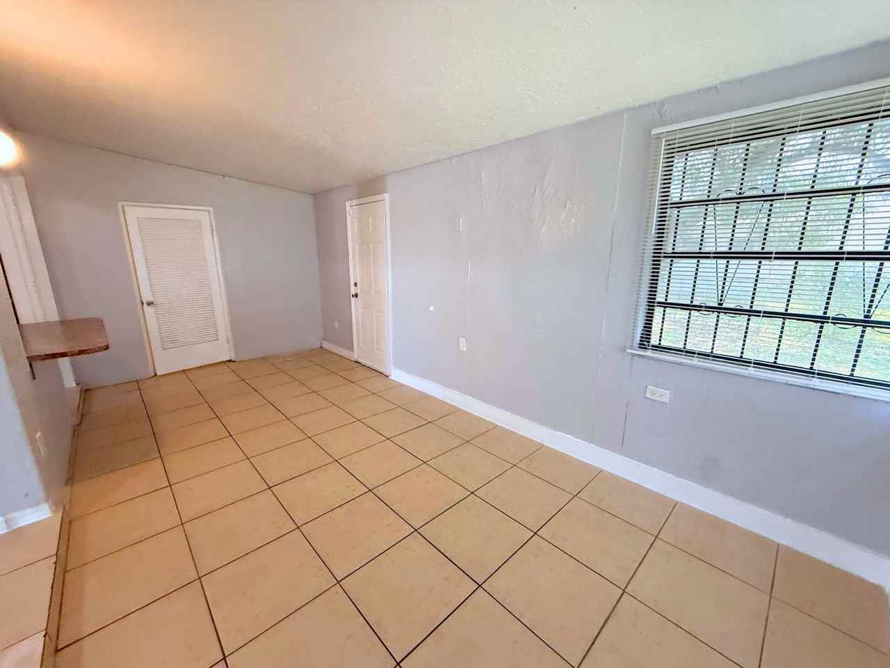 930 Nw 176th Ter - Photo 7 of 23
