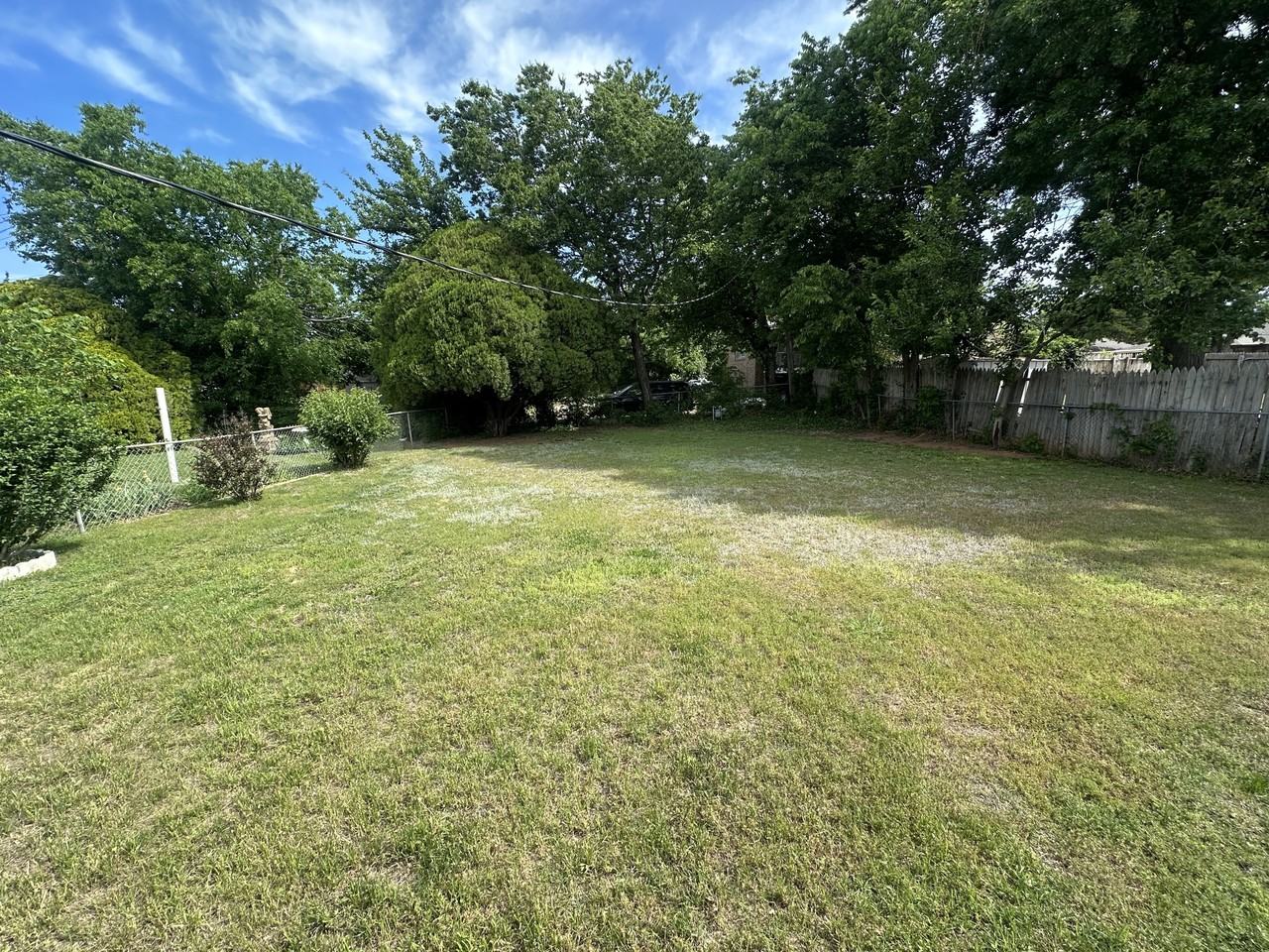 137 E Jarman Dr #1 - Photo 4 of 24
