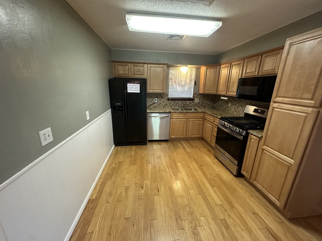 137 E Jarman Dr #1 - Photo 5 of 24