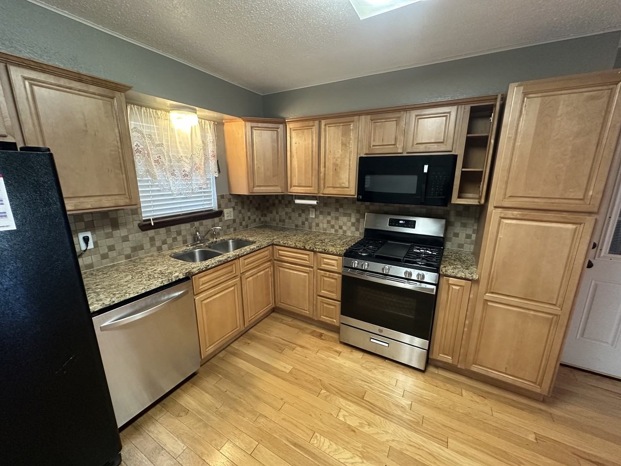 137 E Jarman Dr #1 - Photo 6 of 24