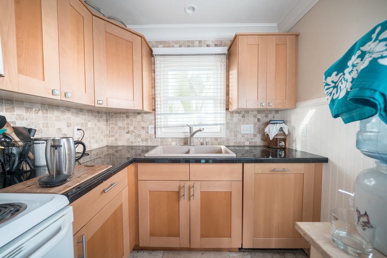 168 Elder Ave #1 - Photo 3 of 41