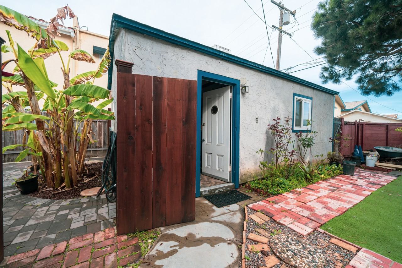 168 Elder Ave #1 - Photo 6 of 41