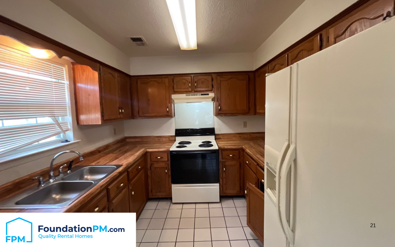 2485 Wellons Ave #1 - Photo 3 of 14
