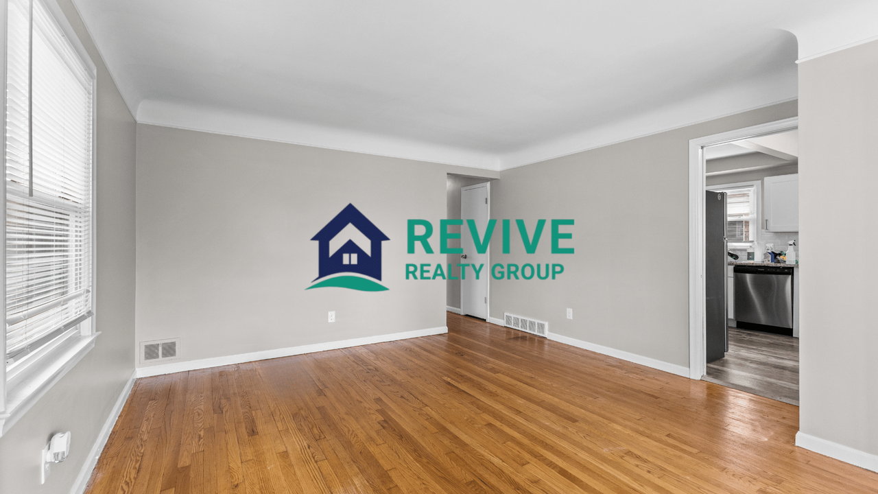 1569 Sycamore St #1 - Photo 4 of 23