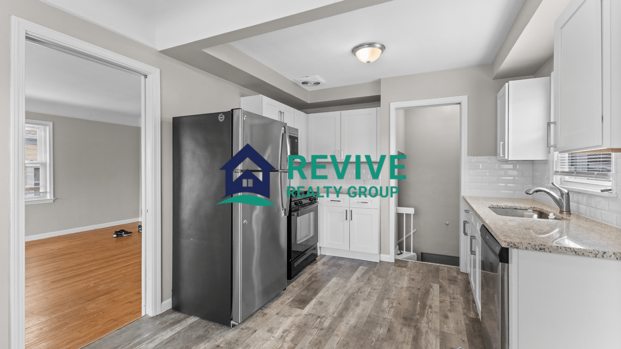 1569 Sycamore St #1 - Photo 5 of 23