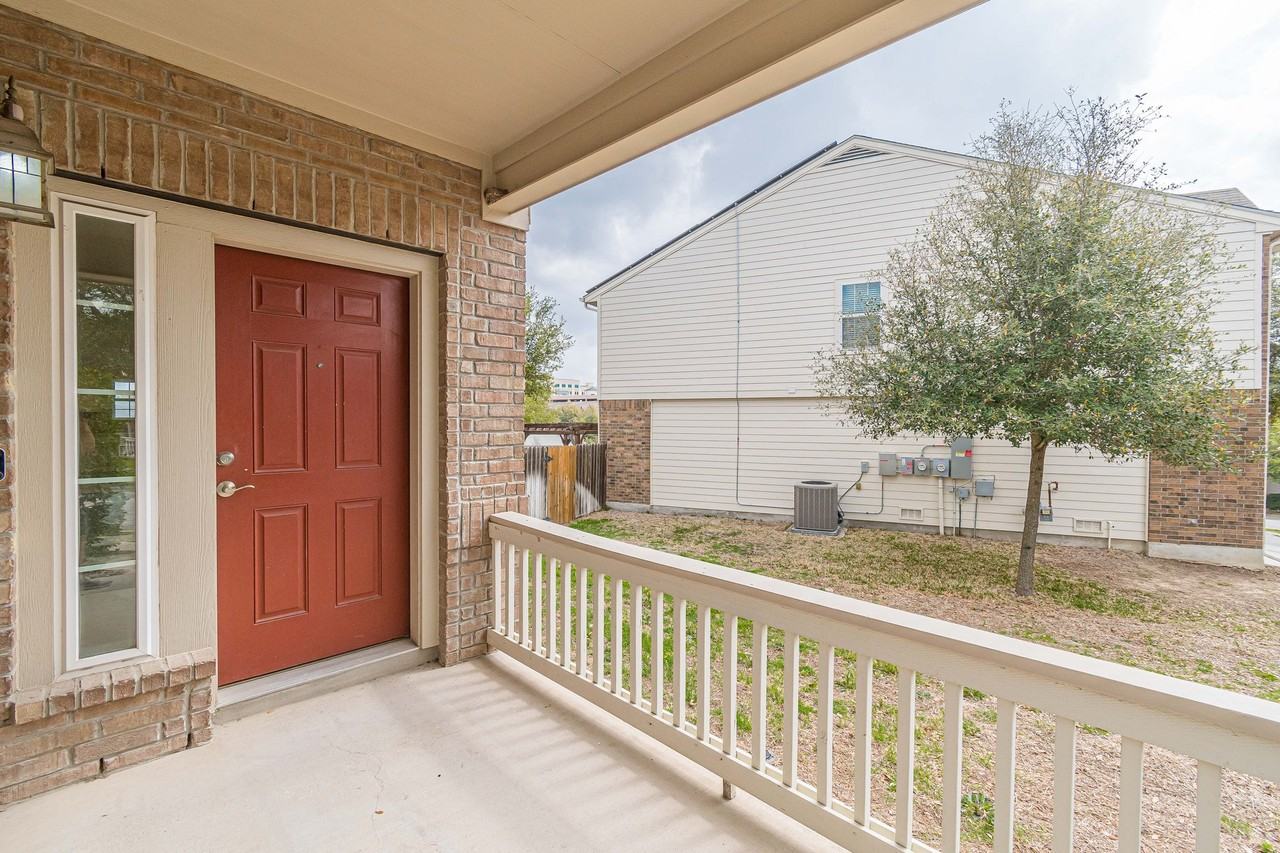 13803 Laramie Hl #1 - Photo 5 of 37