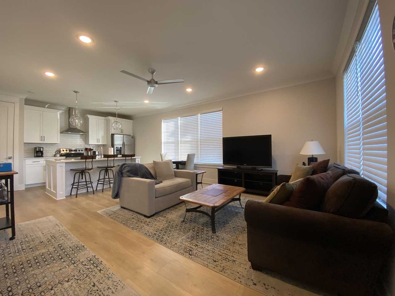 105 Duke St #6 - Photo 4 of 12