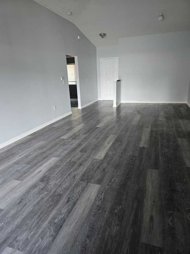 3126 Pine Top Dr #1 - Photo 4 of 9