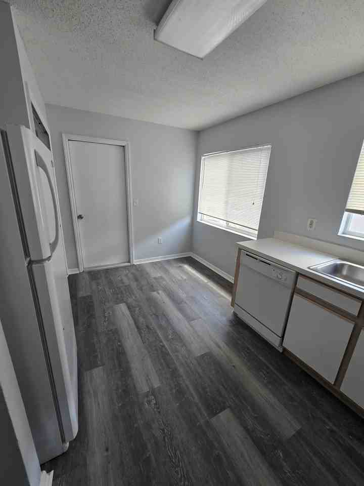 3126 Pine Top Dr #1 - Photo 6 of 9