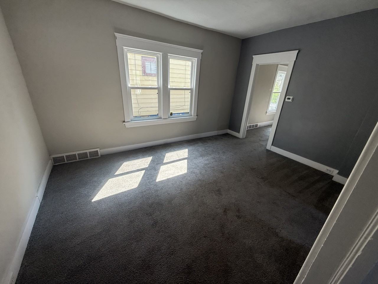 10303 Sophia Ave - Photo 7 of 14