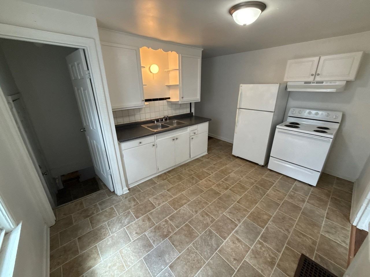 4326 Crittenden Ave #4326 - Photo 5 of 14
