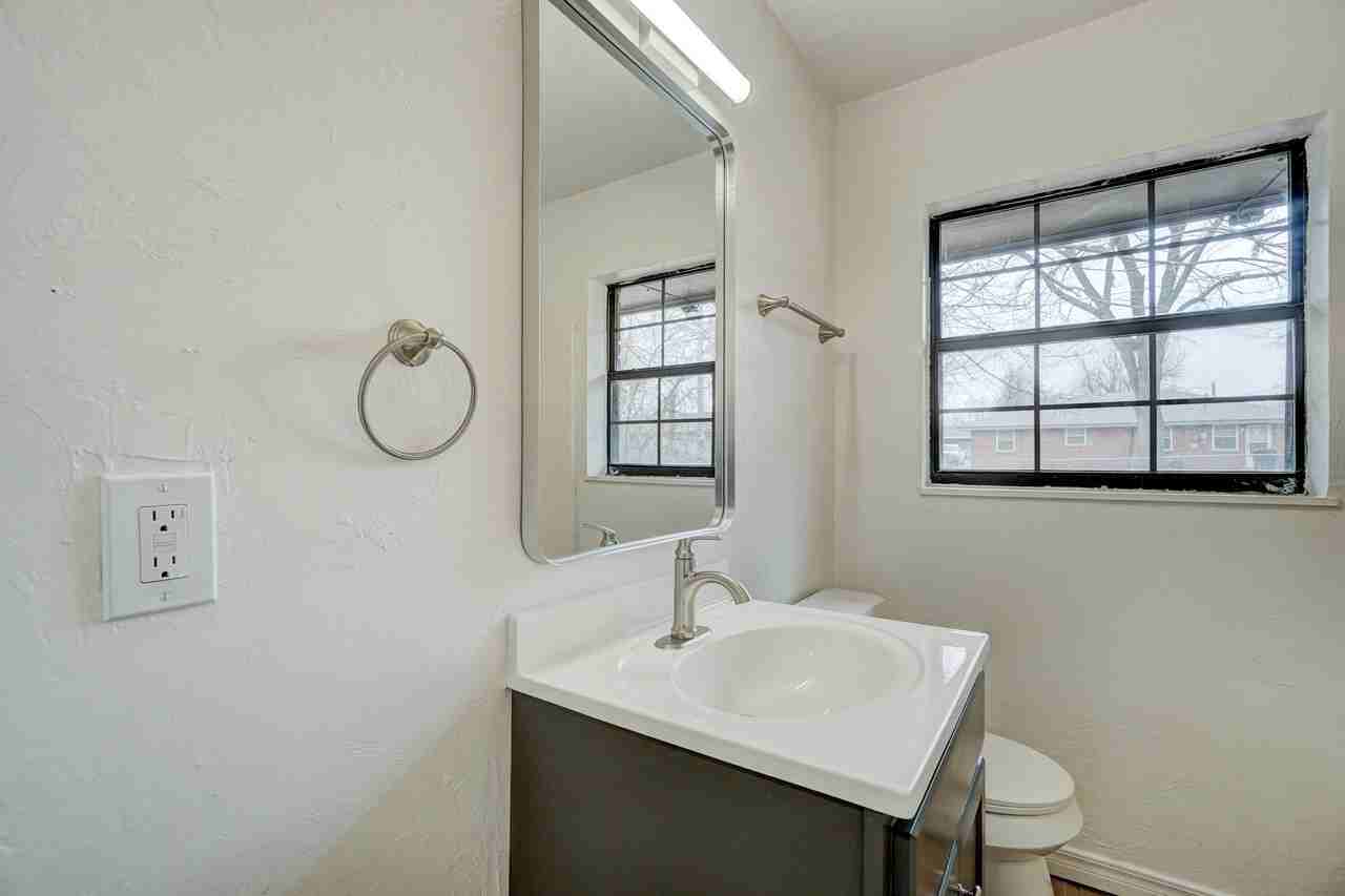 1220 Ne 47th St #1 - Photo 4 of 4