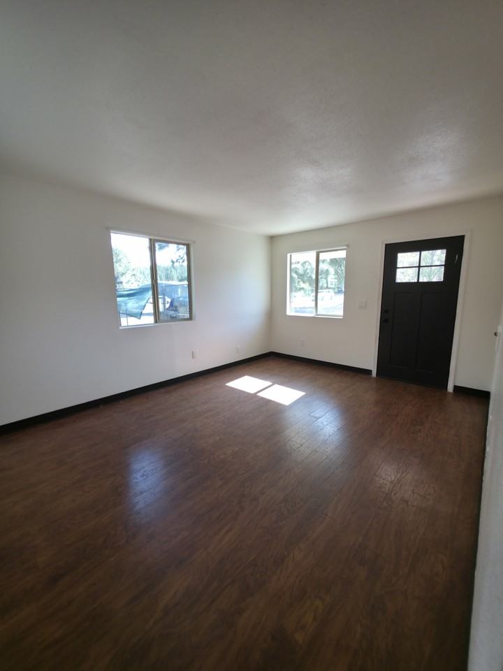 2714 N Izabel St #4 - Photo 3 of 7