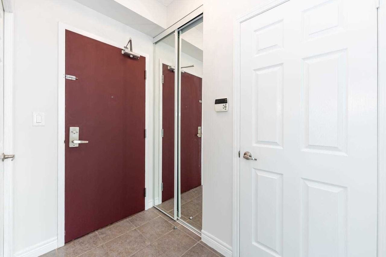 208 The Widesuites #3708 - Photo 2 of 34