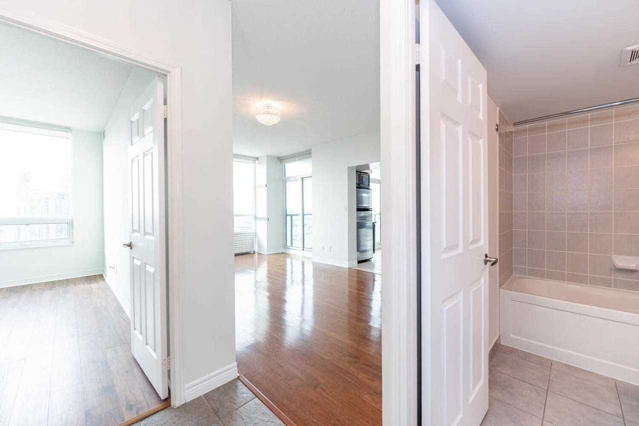 208 The Widesuites #3708 - Photo 3 of 34