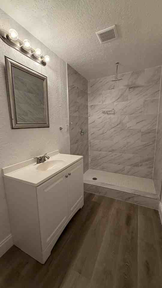 2815 Nw Lincoln Ave #1 - Photo 3 of 11
