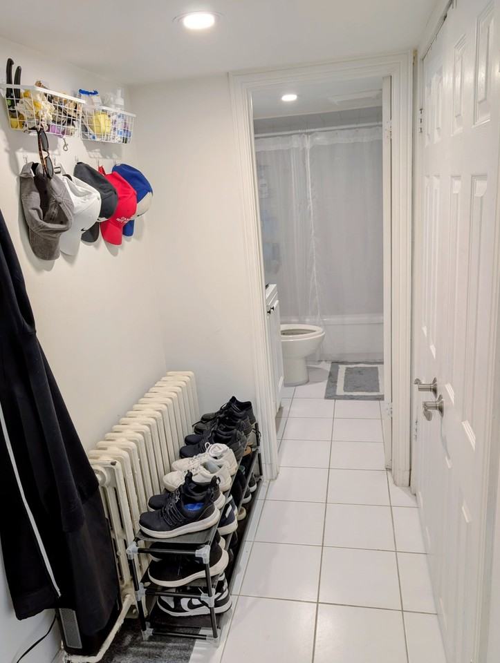 186 Gladstone Avenue #1B - Photo 4 of 16