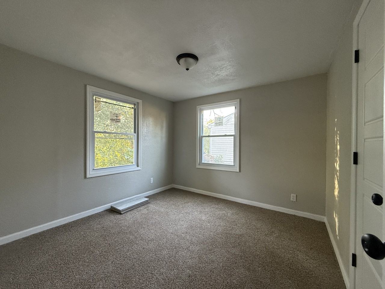 2753 N 34th St #1 - Photo 4 of 18