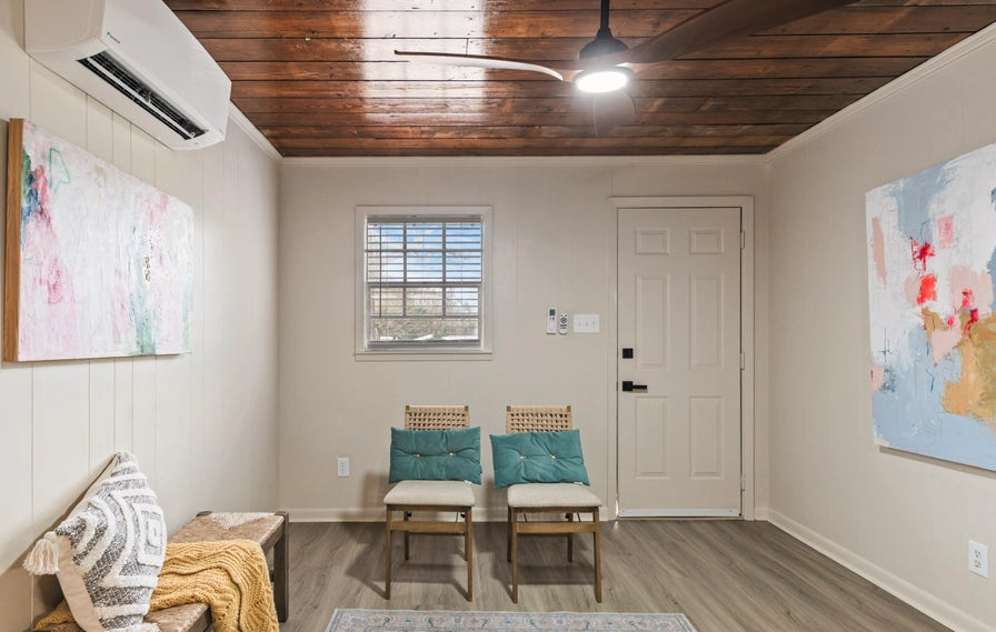 328 1/2 Theodora Blvd #1 - Photo 4 of 8