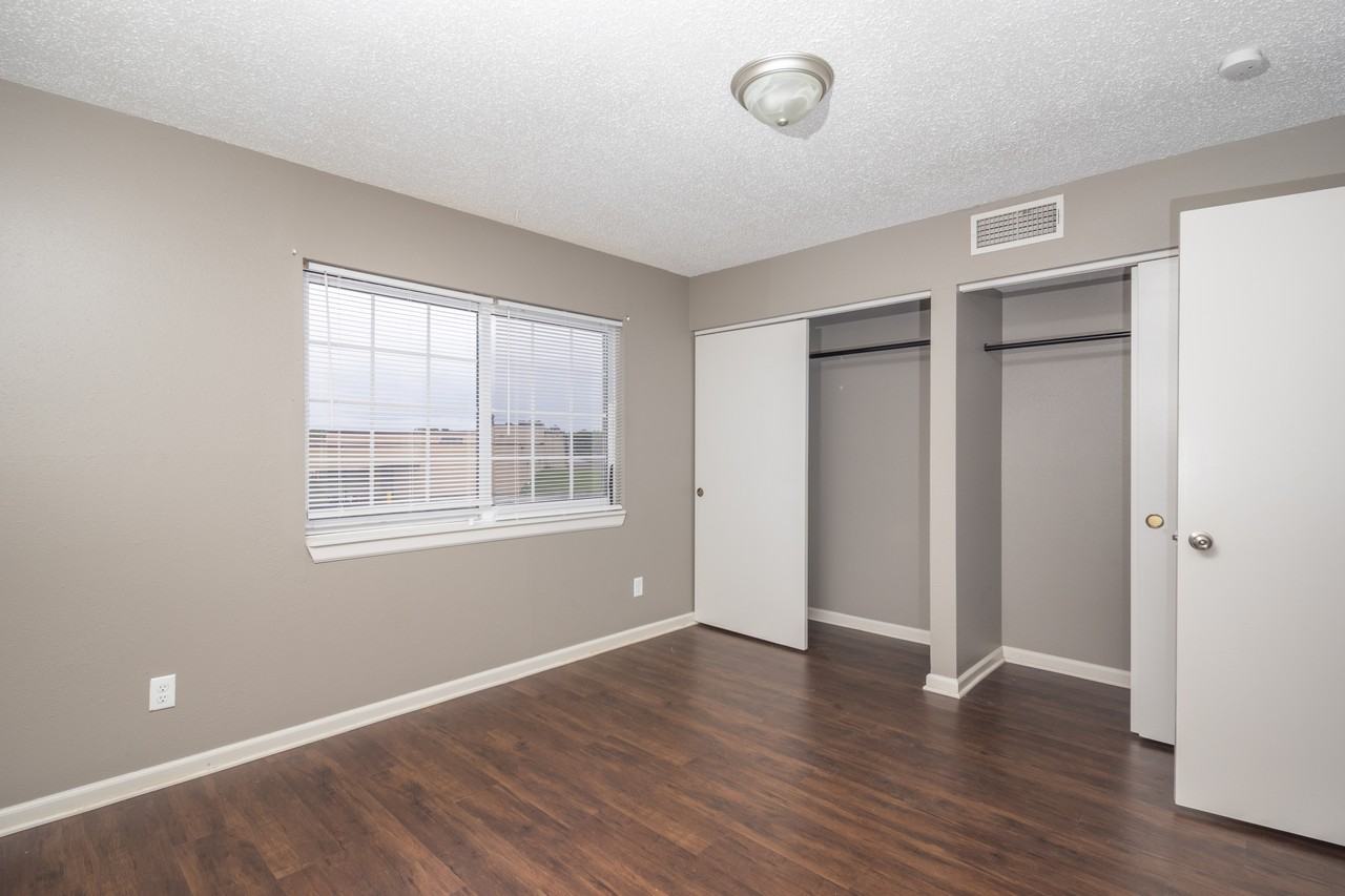 6016 Leavenworth RoadApt 120 #120 - Photo 2 of 11