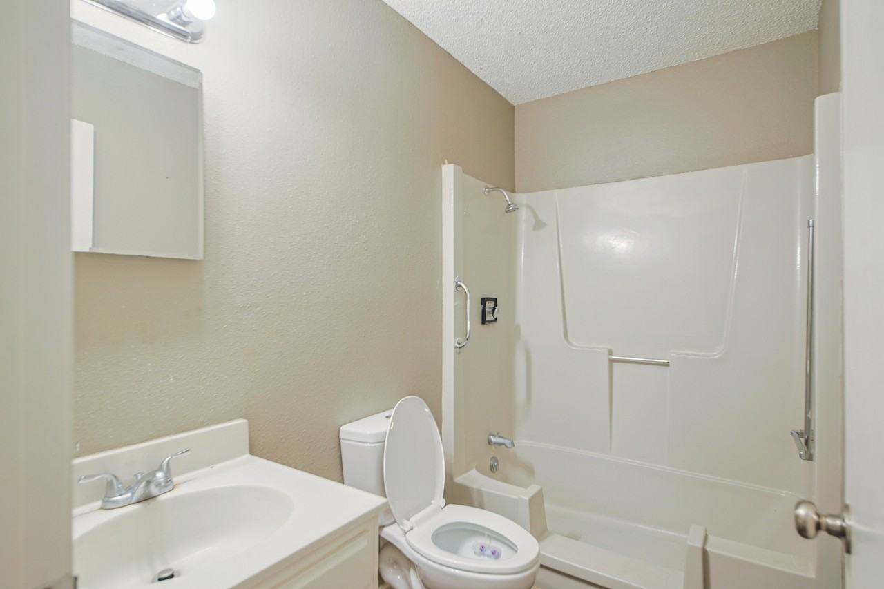 6016 Leavenworth RoadApt 120 #120 - Photo 4 of 11