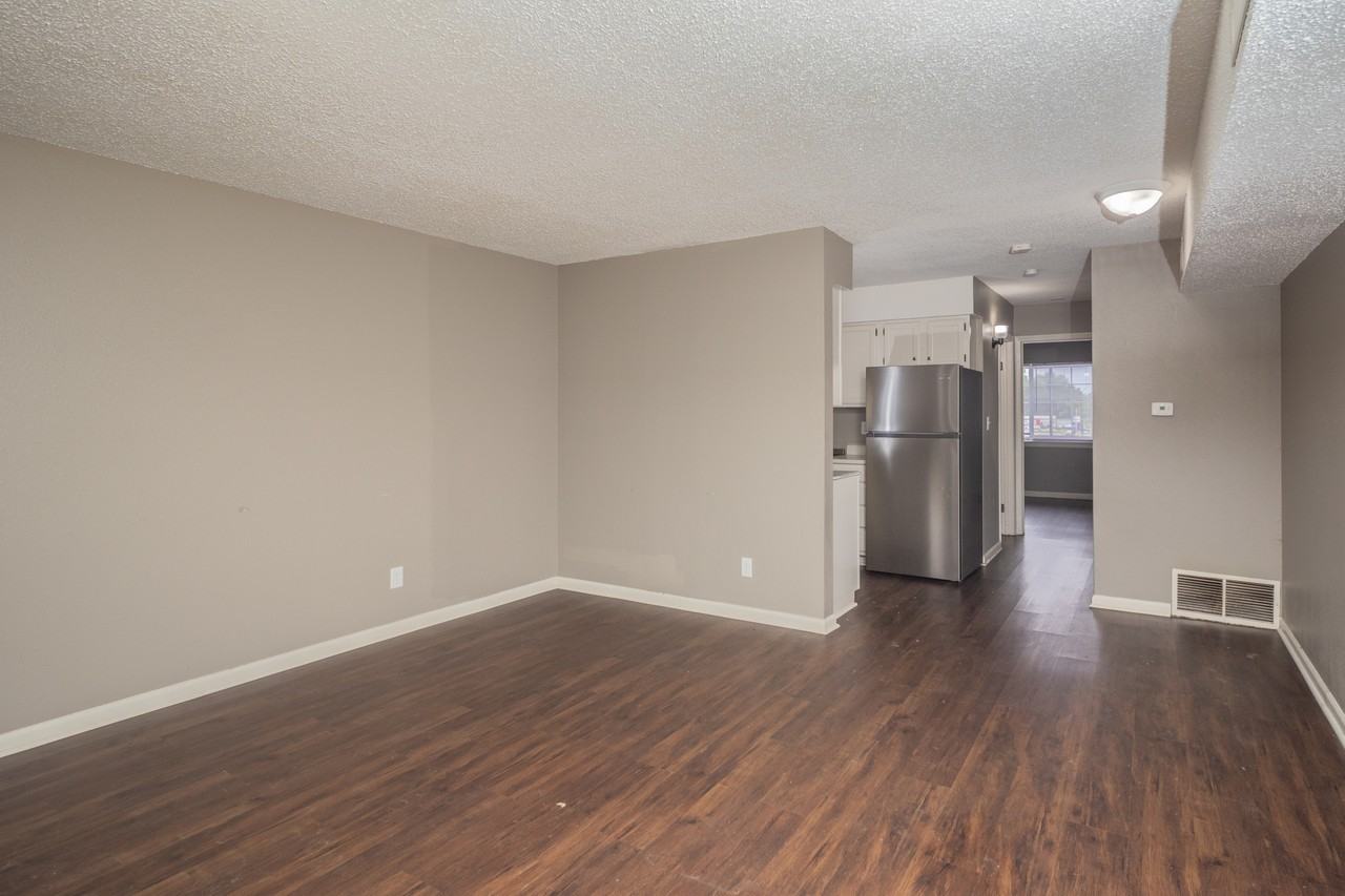 6016 Leavenworth RoadApt 120 #120 - Photo 7 of 11
