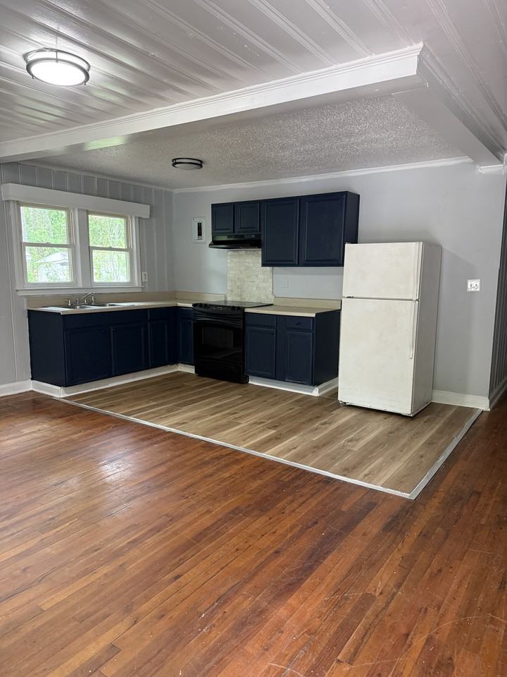 1307 Hemingway St #A - Photo 4 of 6