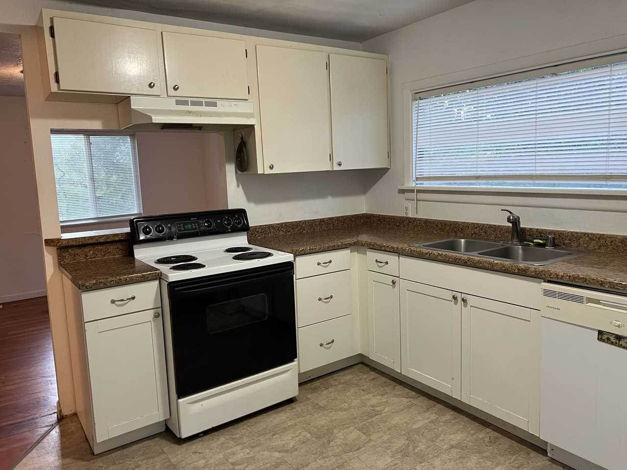 1329 Sherman Ave #1 - Photo 4 of 10