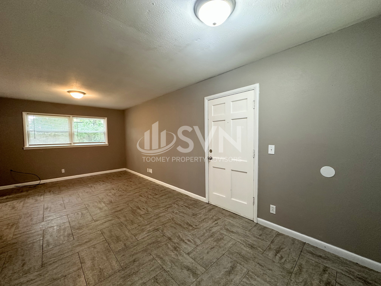 4077 Lancewood Dr S - Photo 5 of 30