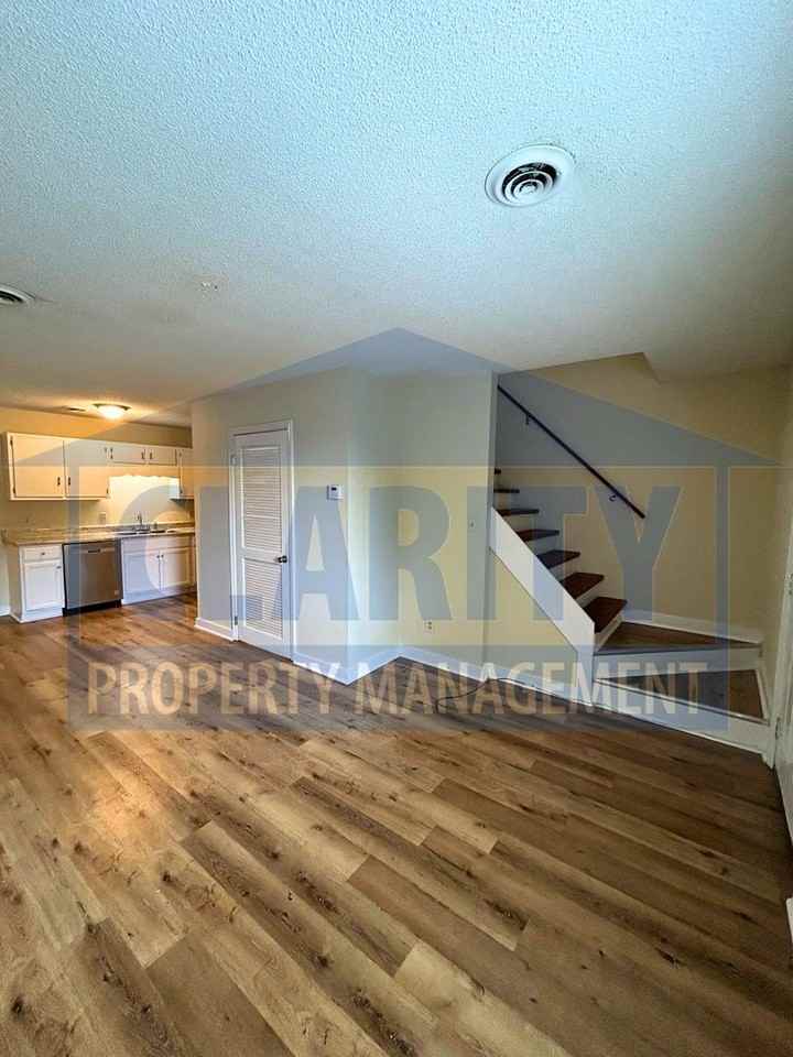 3001 Adkisson Dr - Photo 4 of 38