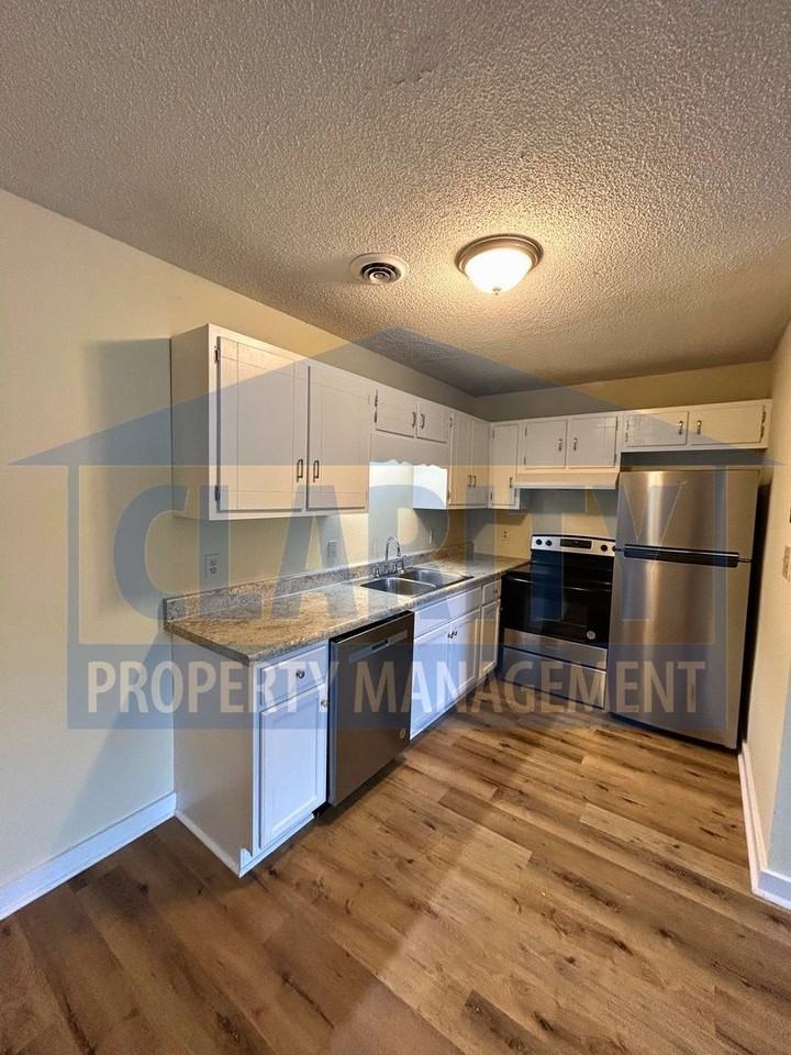 3001 Adkisson Dr - Photo 7 of 38