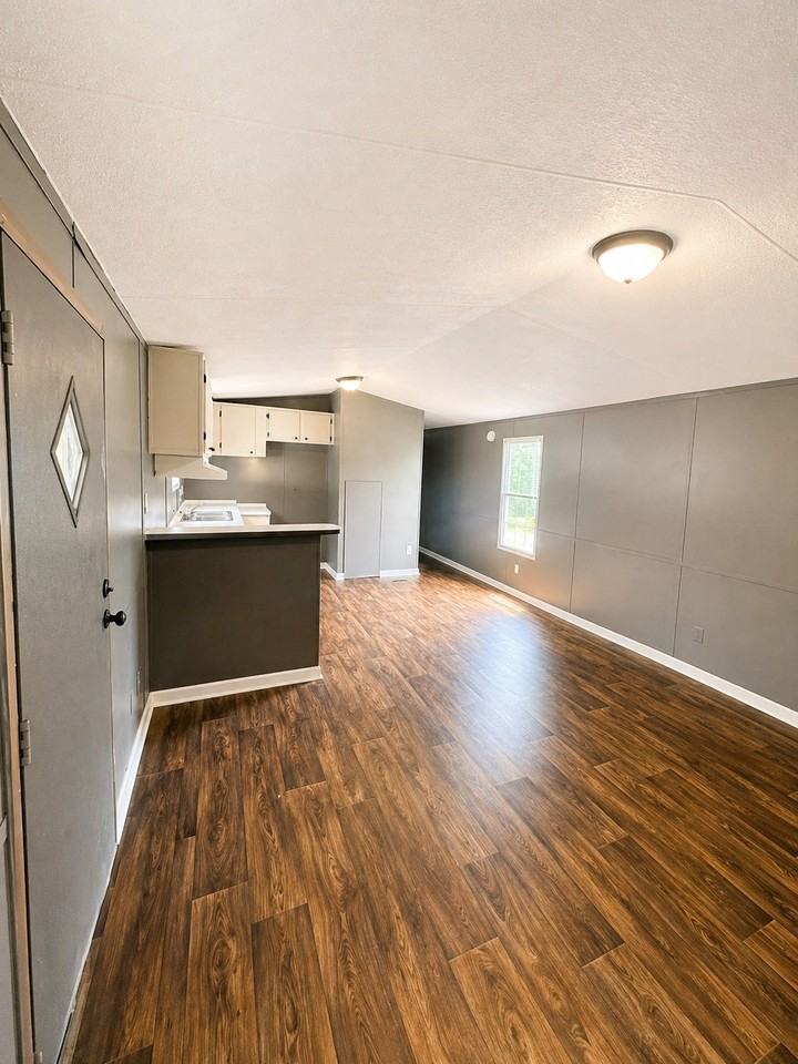 6 Fowler Cir #6 - Photo 2 of 6