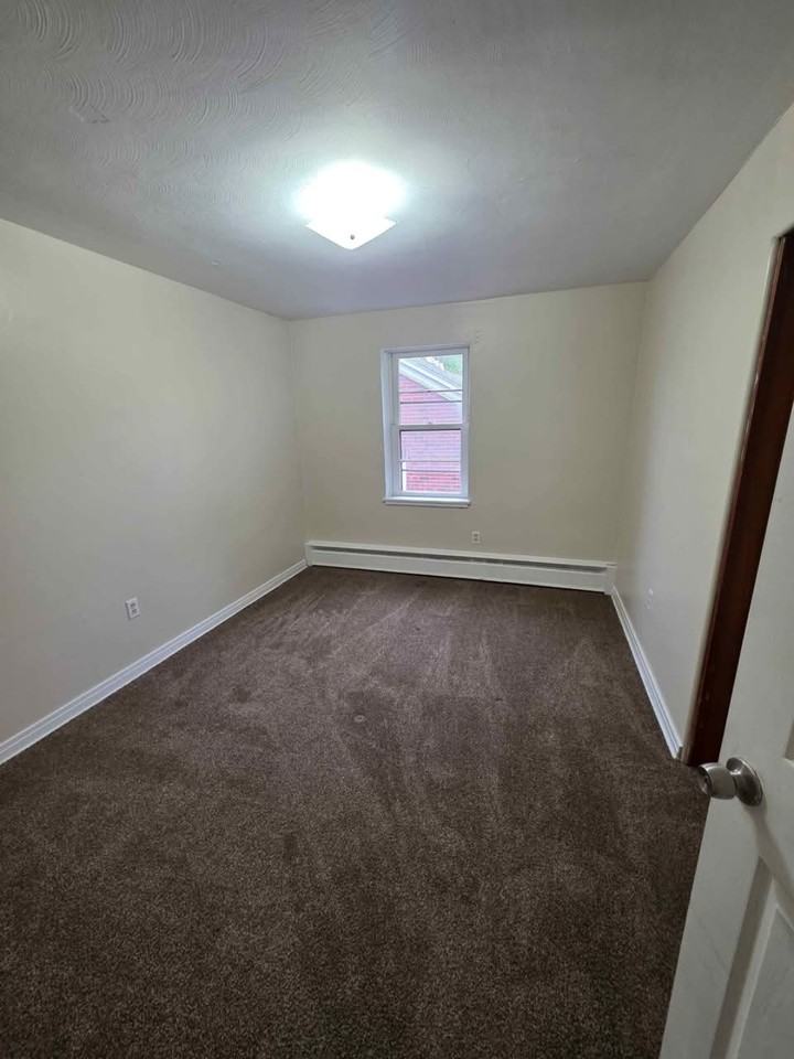 123 Moorehead St #2 - Photo 6 of 11