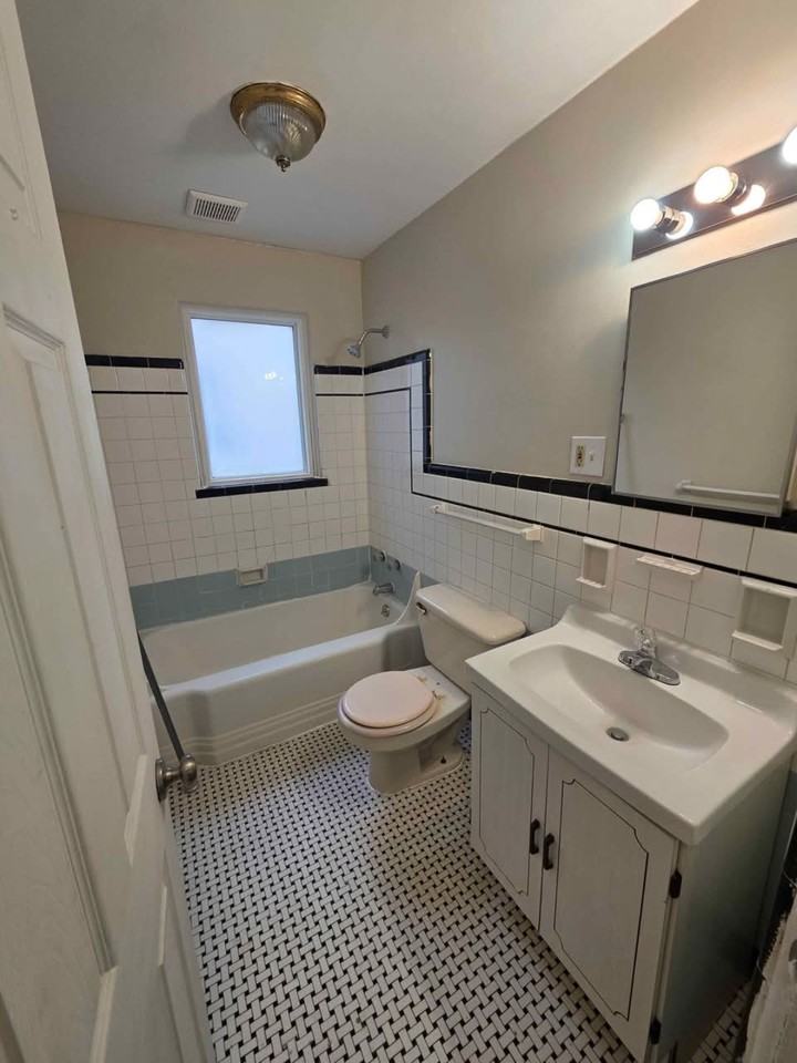 123 Moorehead St #2 - Photo 7 of 11