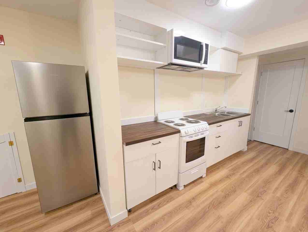 890 Mcfaull Rise #B - Photo 2 of 7