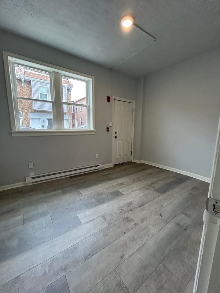 1671 Orthodox St #1F - Photo 5 of 11