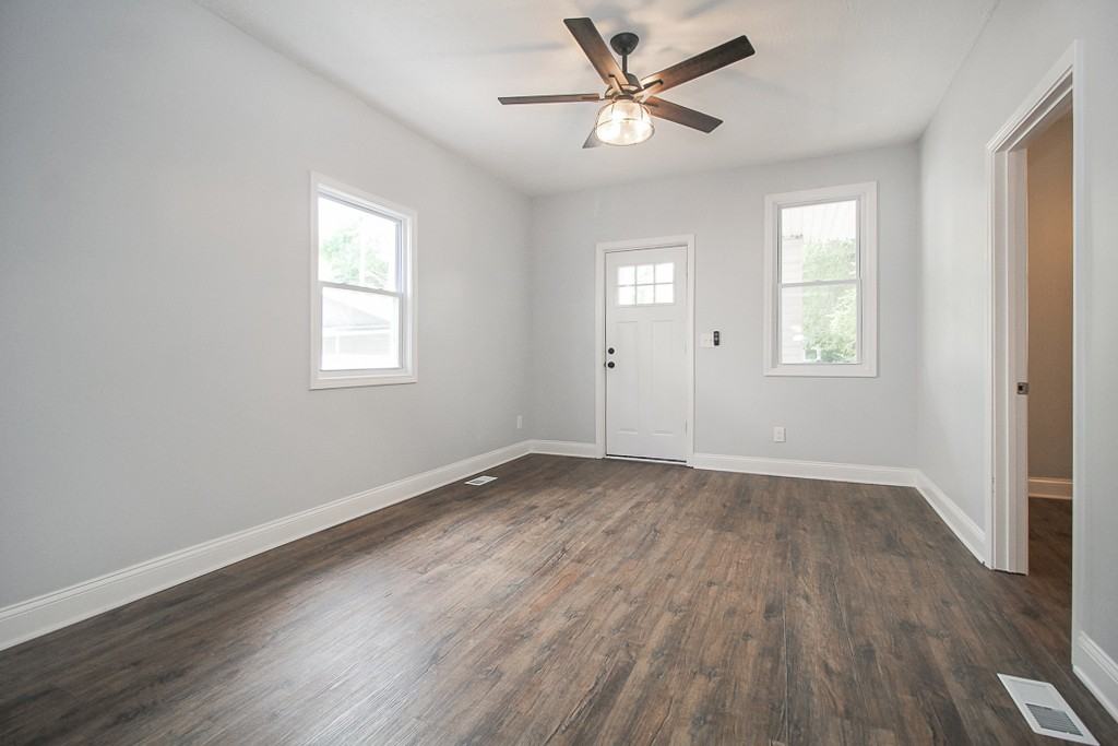 1621 Mentor Ave #2 - Photo 4 of 13