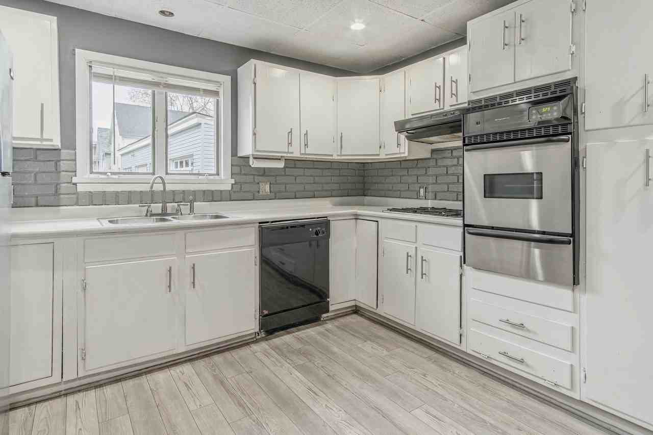 125 State Pl #125 - Photo 7 of 36