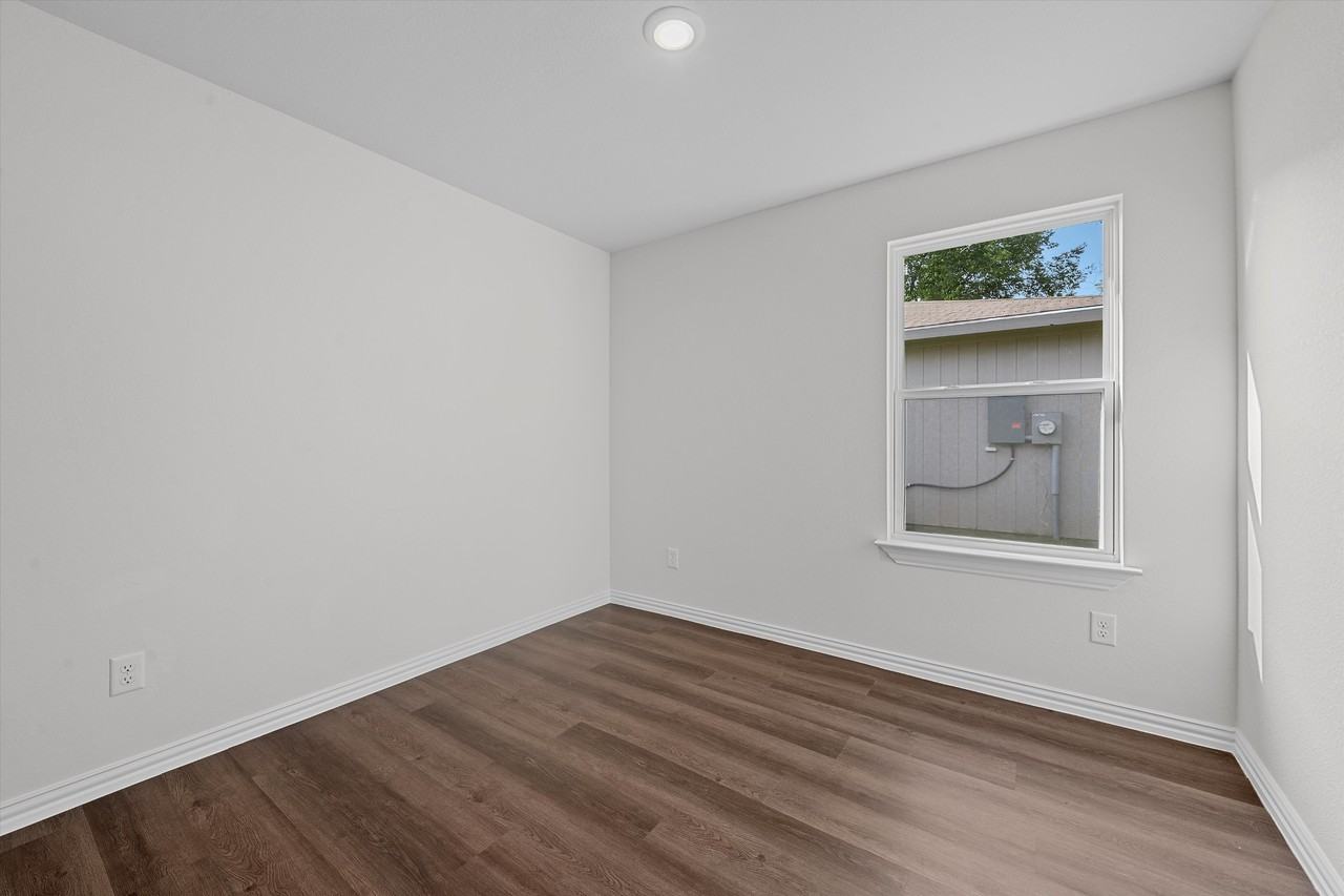 1108 Rose St #B - Photo 3 of 16