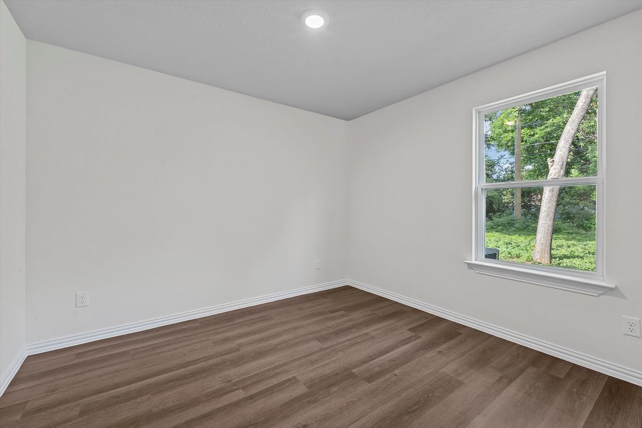 1108 Rose St #B - Photo 4 of 16