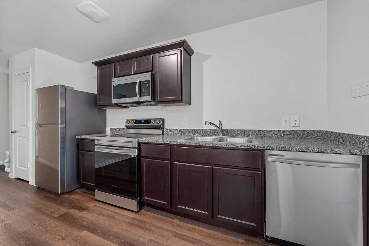 1108 Rose St #B - Photo 7 of 16