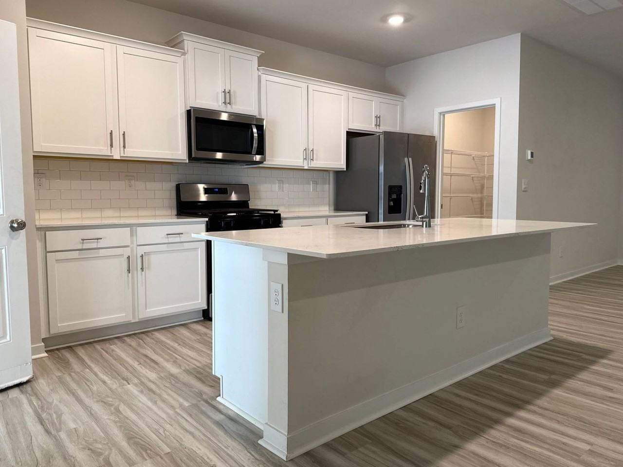 328 Ginsberg Rd - Photo 2 of 30
