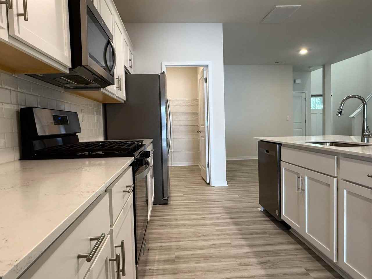 328 Ginsberg Rd - Photo 3 of 30