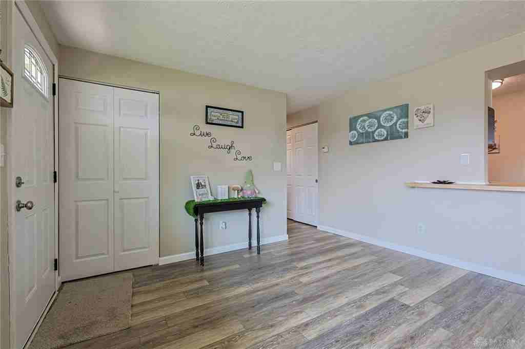 5595 Shady Oak St #1 - Photo 3 of 21