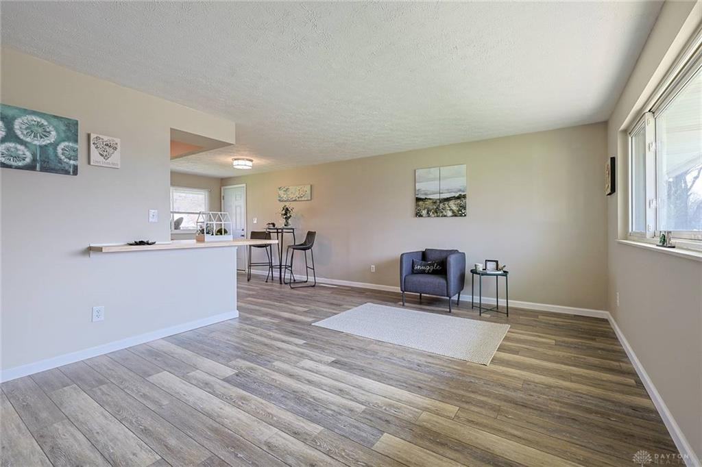 5595 Shady Oak St #1 - Photo 5 of 21