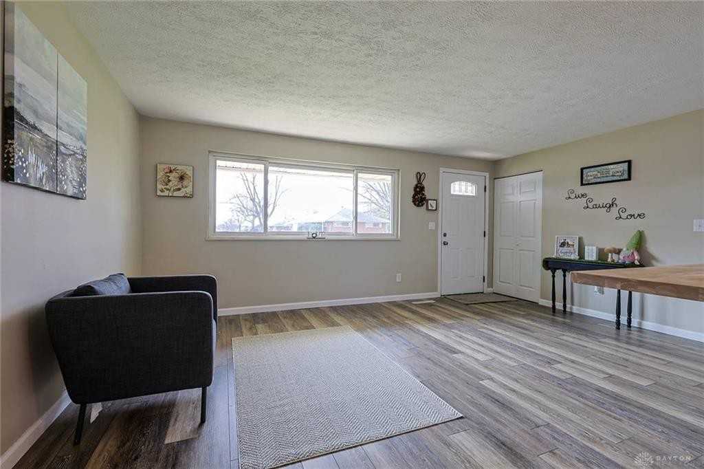 5595 Shady Oak St #1 - Photo 6 of 21