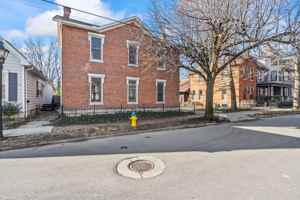 featured image of 80 Green St #1