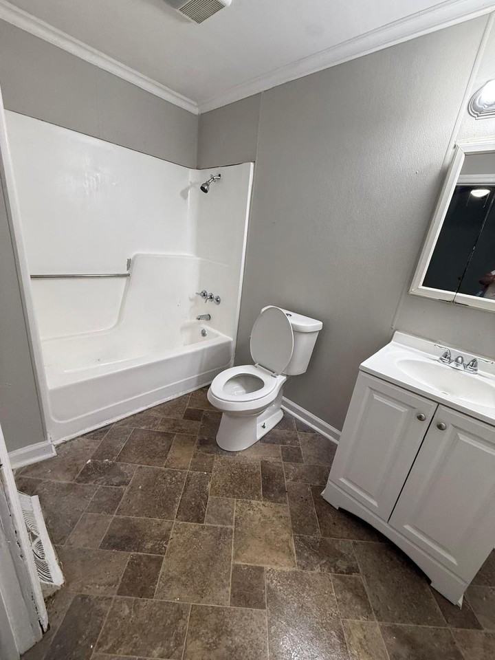202 E 19th St Sw #1 - Photo 5 of 14